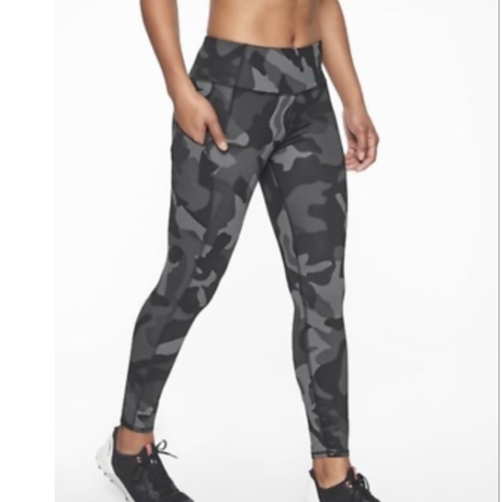 Athleta contender 7/8 camo leggings